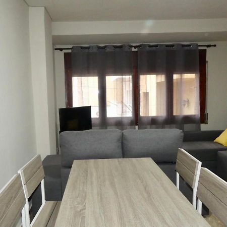 Apartament Encantador Al Centre De Vic Aptgarbi Kültér fotó