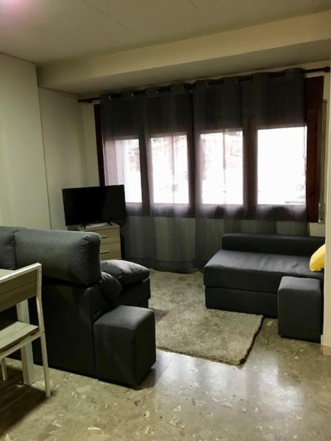 Apartament Encantador Al Centre De Vic Aptgarbi Kültér fotó