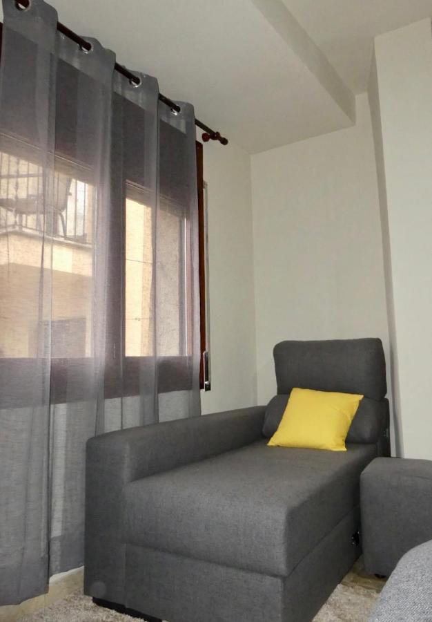 Apartament Encantador Al Centre De Vic Aptgarbi Kültér fotó