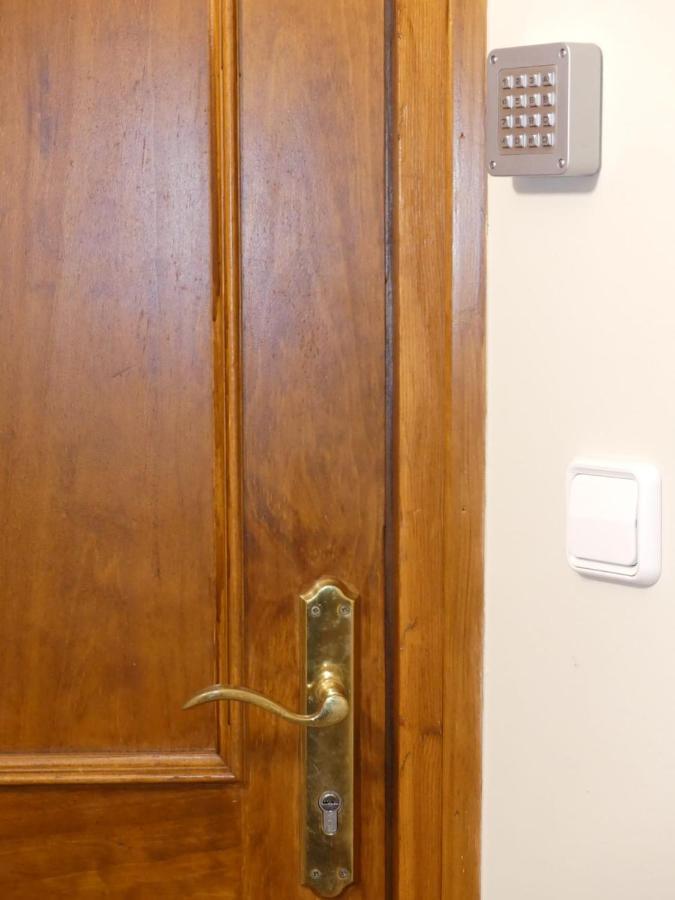 Apartament Encantador Al Centre De Vic Aptgarbi Kültér fotó