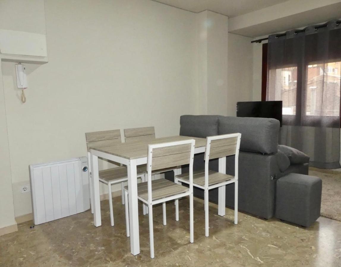 Apartament Encantador Al Centre De Vic Aptgarbi Kültér fotó