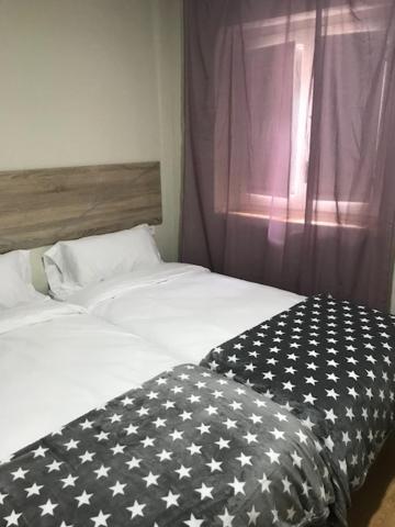 Apartament Encantador Al Centre De Vic Aptgarbi Kültér fotó